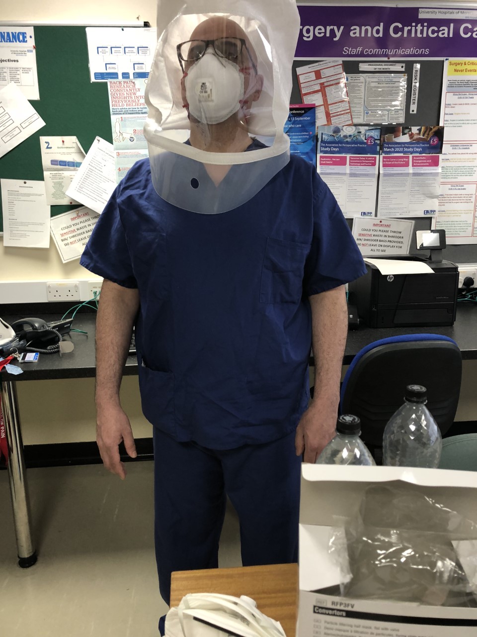LANCASHIRE MAN VOLUNTEERS TO HELP FIT ESSENTIAL MASKS TO FRONTLINE STAFF featured image
